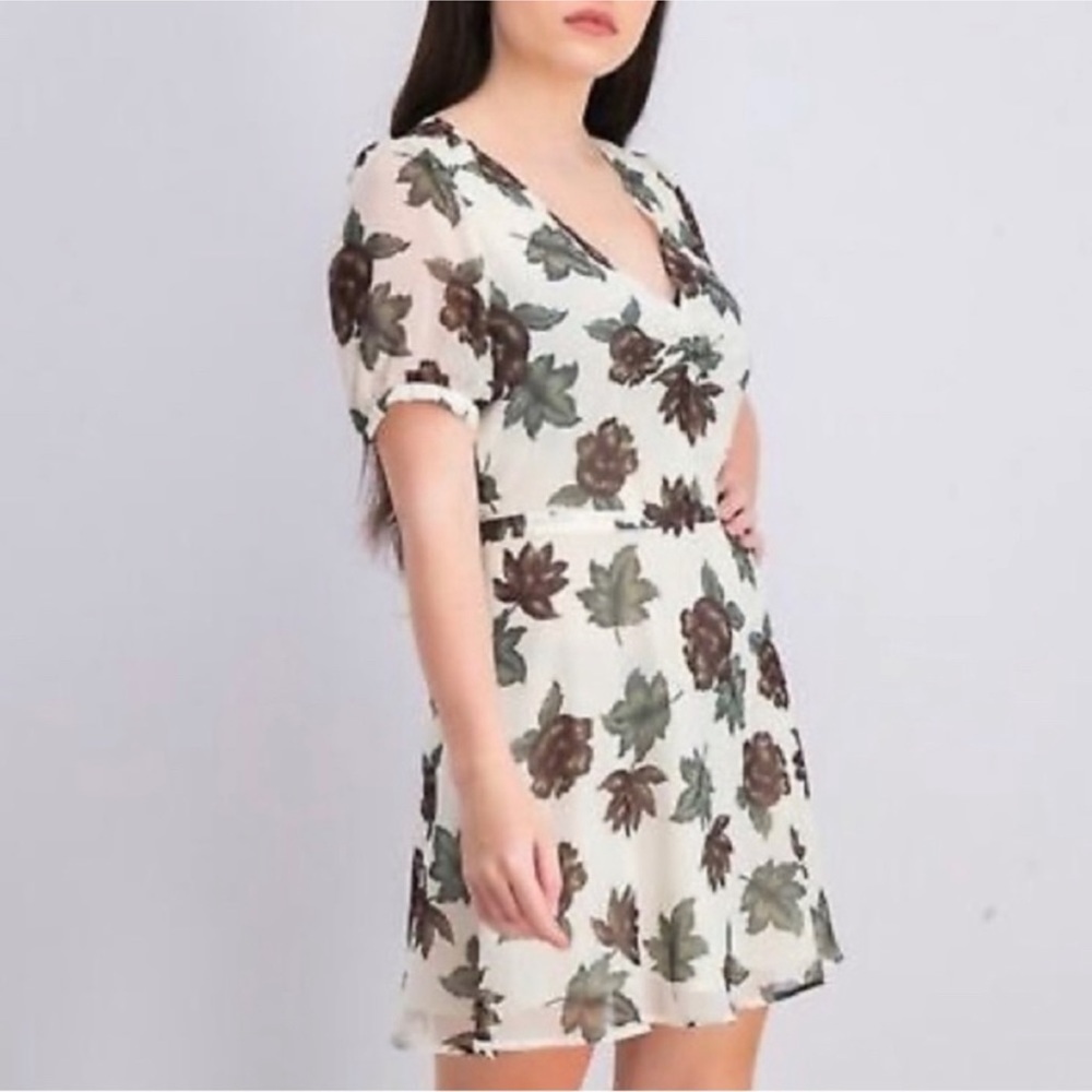 Avec Les Filles Women’s‎ Floral Peony V Neck Fit Flare Flounce Mini Dress Size M